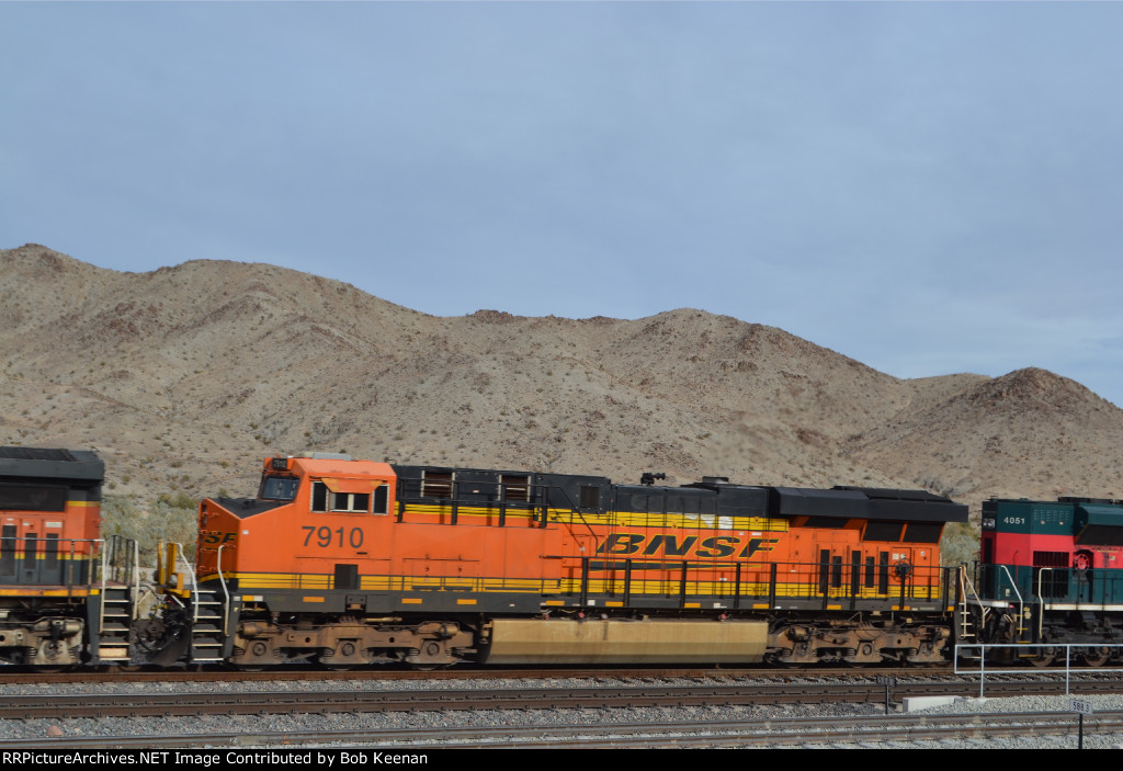 BNSF 7910